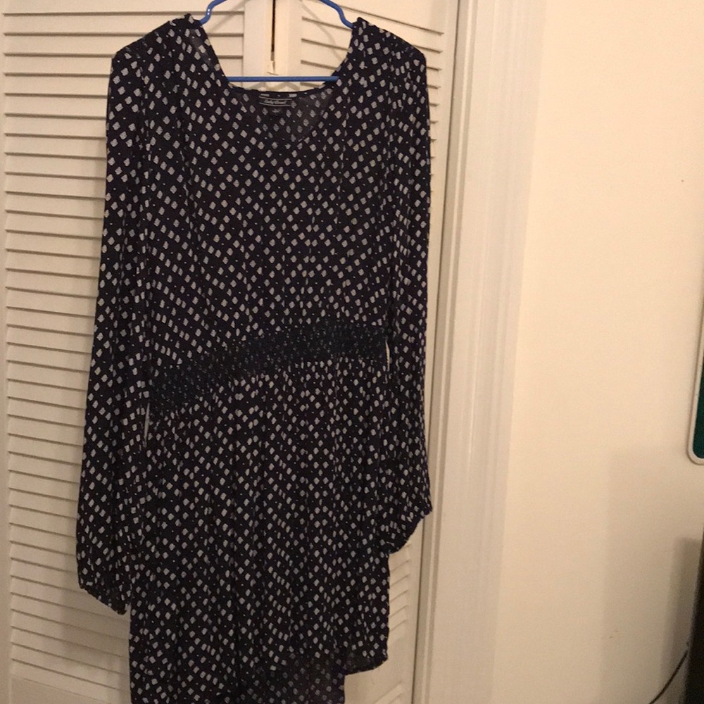 Cute long sleeves loose dress.